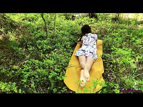 ❤️ Stranac na Tinderu masturbira moju macu i strastveno jebe u šumi ❤️ Porno kod nas