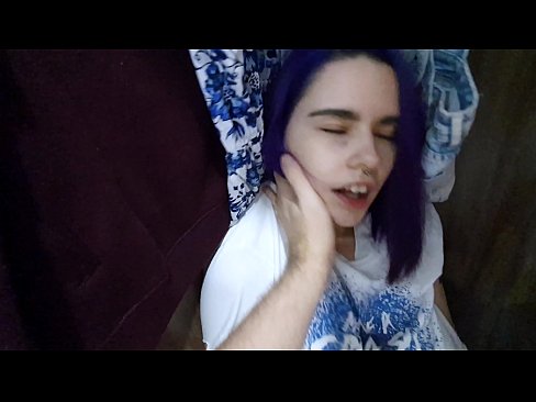❤️ Našao sam svoju sestru u ormaru i pomogao joj da svrši ❤️ Porno kod nas